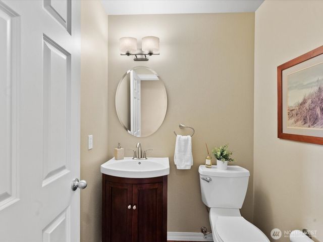 8902 NE 178th St, Bothell, WA 98011