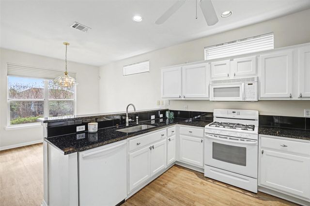 141 Blazing Star DR, Georgetown, TX 78633