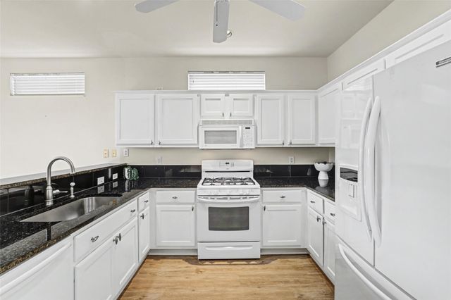 141 Blazing Star DR, Georgetown, TX 78633