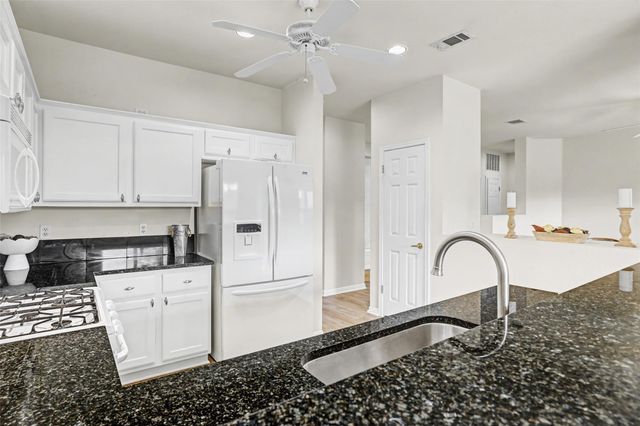 141 Blazing Star DR, Georgetown, TX 78633