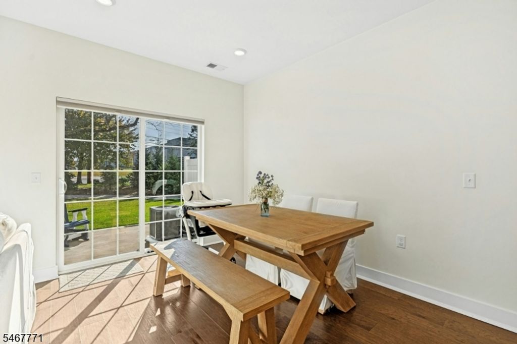 53 Veterans Way, Morris Plains Boro, NJ 07950 — photo 5