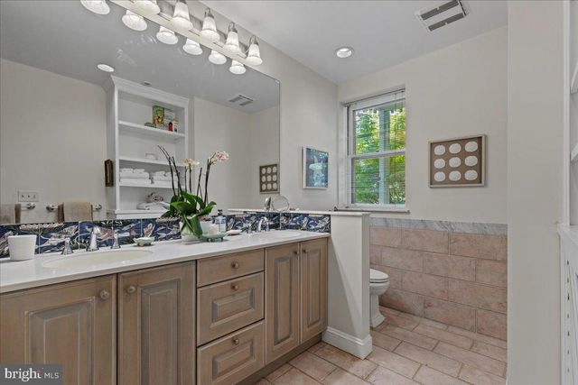 2347 ASHMEAD PL NW, Washington, DC 20009