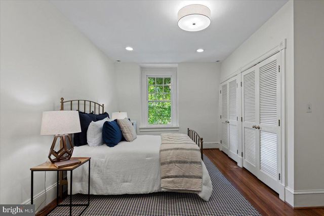 2347 ASHMEAD PL NW, Washington, DC 20009