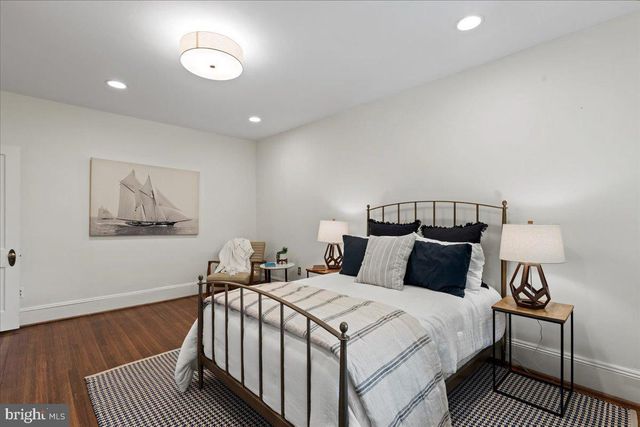 2347 ASHMEAD PL NW, Washington, DC 20009