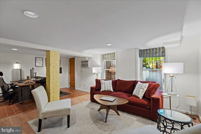 2347 ASHMEAD PL NW, Washington, DC 20009