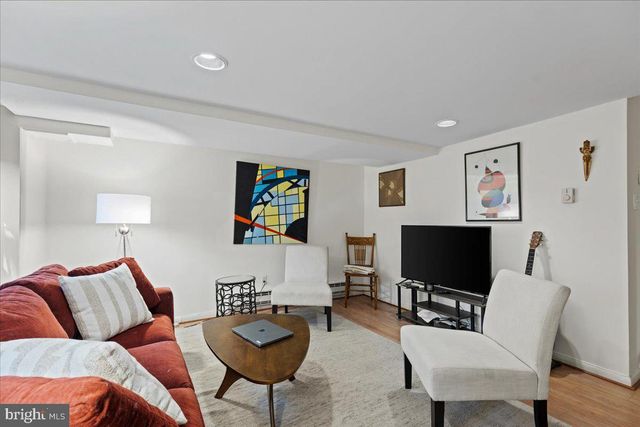 2347 ASHMEAD PL NW, Washington, DC 20009