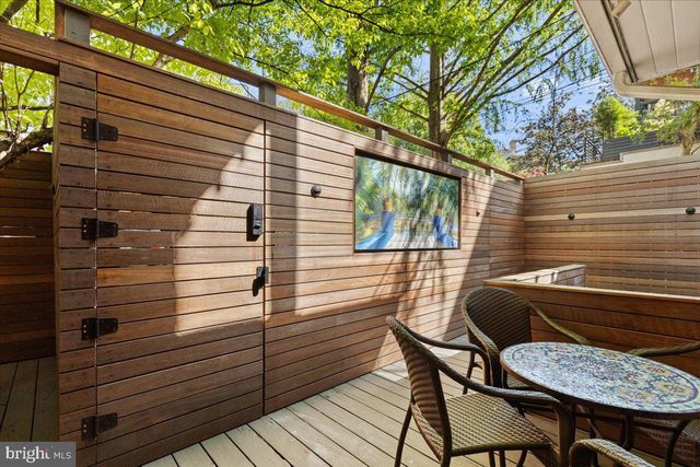 2347 ASHMEAD PL NW, Washington, DC 20009