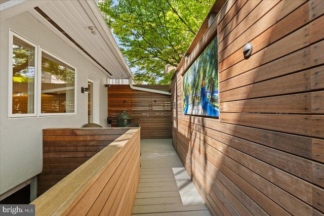2347 ASHMEAD PL NW, Washington, DC 20009