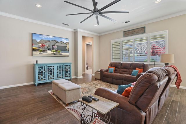 1544 Chestnut Hill Dr, Manteca, CA 95336