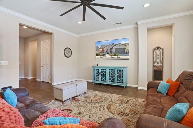 1544 Chestnut Hill Dr, Manteca, CA 95336