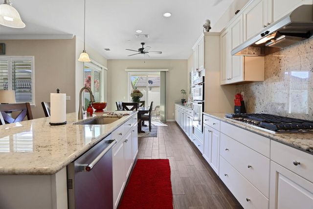 1544 Chestnut Hill Dr, Manteca, CA 95336