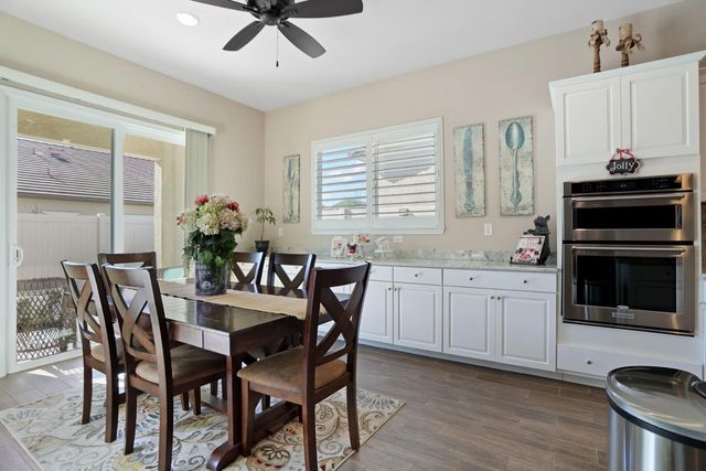 1544 Chestnut Hill Dr, Manteca, CA 95336