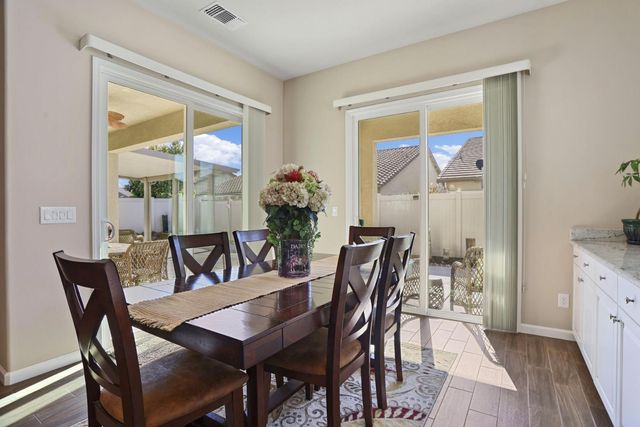 1544 Chestnut Hill Dr, Manteca, CA 95336