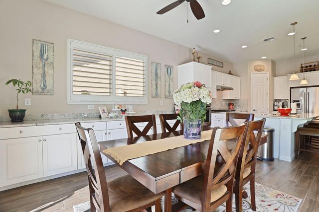 1544 Chestnut Hill Dr, Manteca, CA 95336