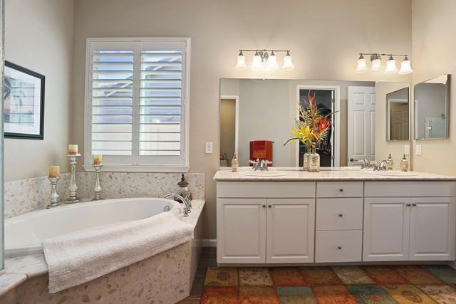 1544 Chestnut Hill Dr, Manteca, CA 95336