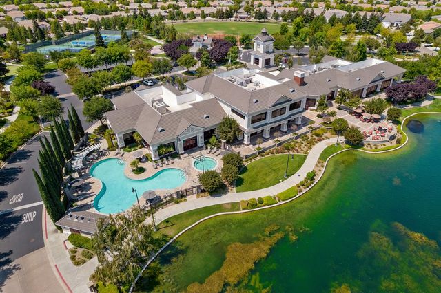 1544 Chestnut Hill Dr, Manteca, CA 95336