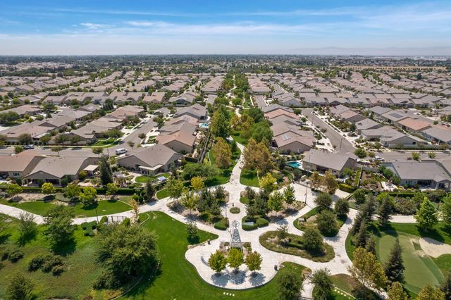 1544 Chestnut Hill Dr, Manteca, CA 95336