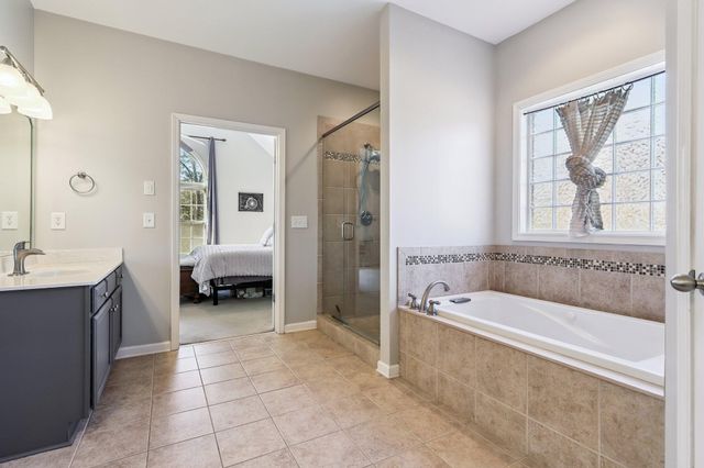 129 Seven Springs DR, Mount Juliet, TN 37122