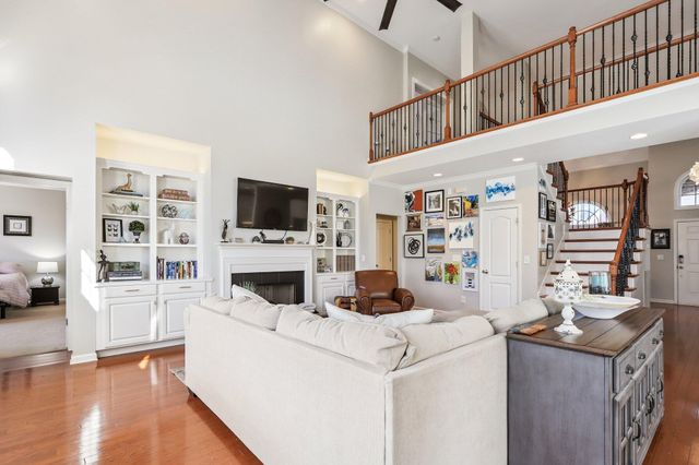 129 Seven Springs DR, Mount Juliet, TN 37122