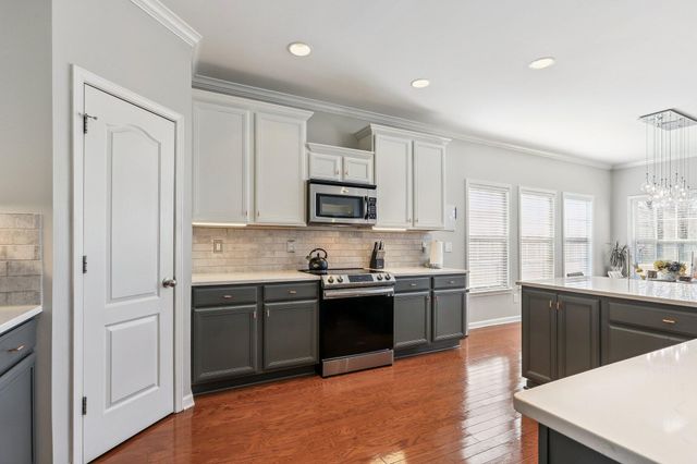 129 Seven Springs DR, Mount Juliet, TN 37122