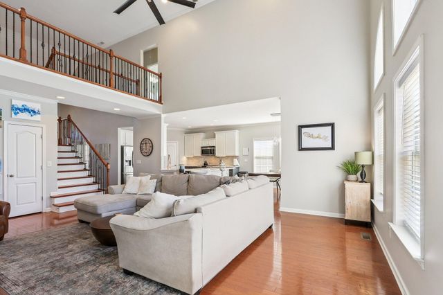 129 Seven Springs DR, Mount Juliet, TN 37122