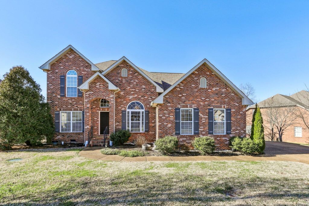 129 Seven Springs DR, Mount Juliet, TN 37122