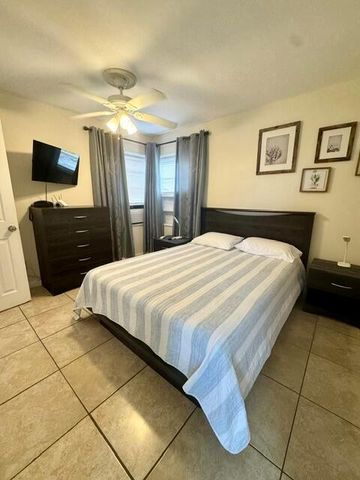 300 Georgia Street 1-5, Hollywood, FL 33019
