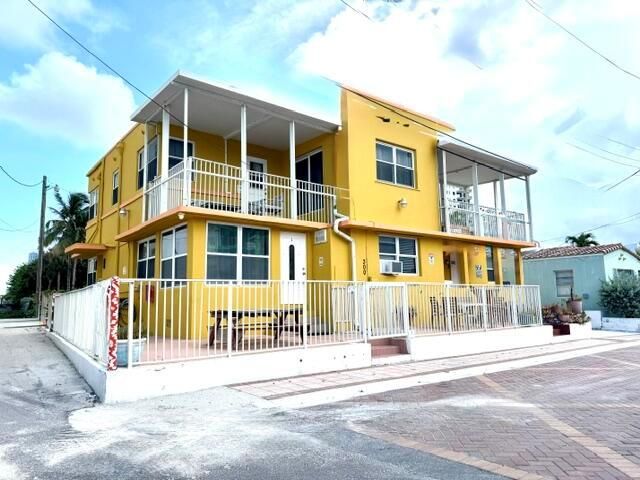 300 Georgia Street 1-5, Hollywood, FL 33019
