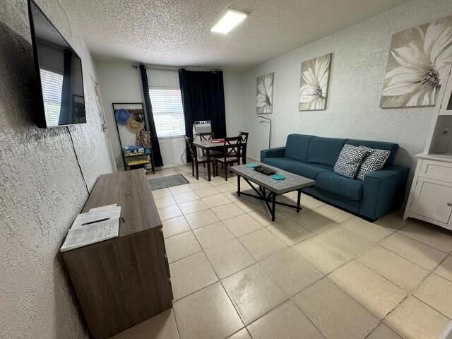 300 Georgia Street 1-5, Hollywood, FL 33019