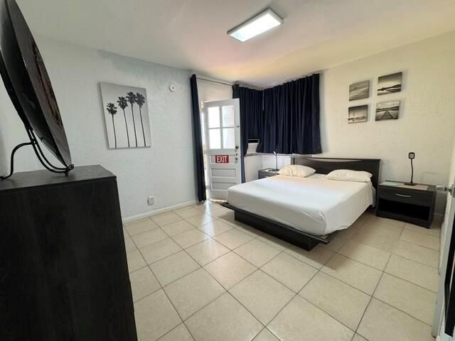 300 Georgia Street 1-5, Hollywood, FL 33019