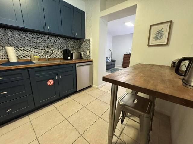 300 Georgia Street 1-5, Hollywood, FL 33019
