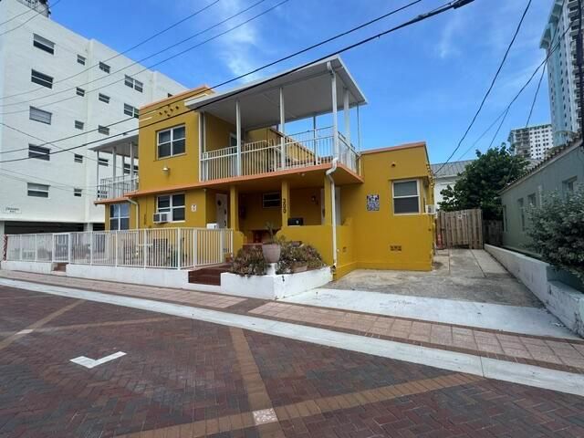 300 Georgia Street 1-5, Hollywood, FL 33019