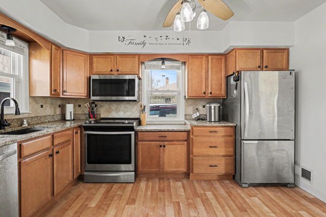 742 Riverside Drive, Battle Creek, MI 49015