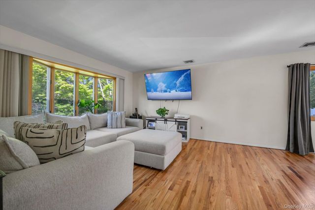77 Magnolia Drive, Kings Park, NY 11754