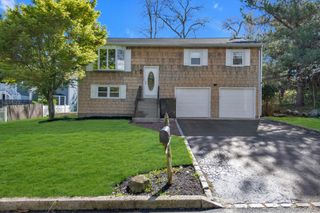 77 Magnolia Drive, Kings Park, NY 11754
