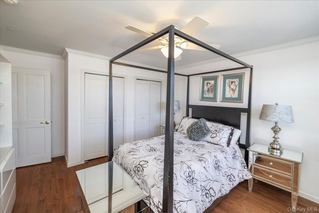 55 Clinton Avenue 401, Rockville Centre, NY 11570