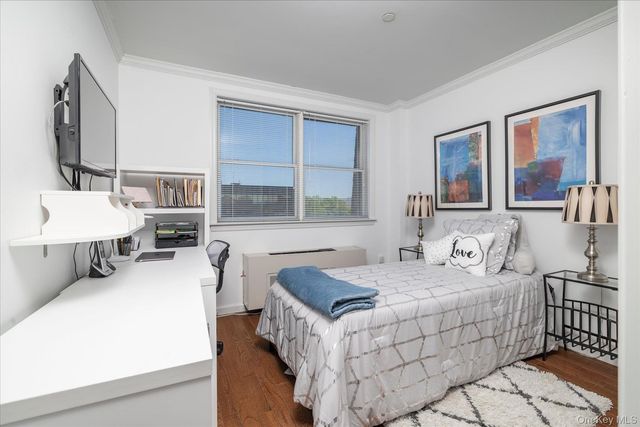 55 Clinton Avenue 401, Rockville Centre, NY 11570