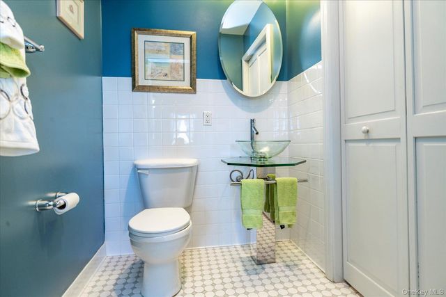 55 Clinton Avenue 401, Rockville Centre, NY 11570