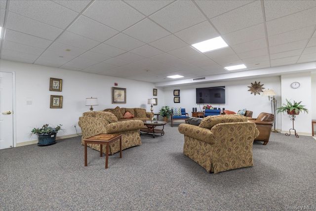 55 Clinton Avenue 401, Rockville Centre, NY 11570