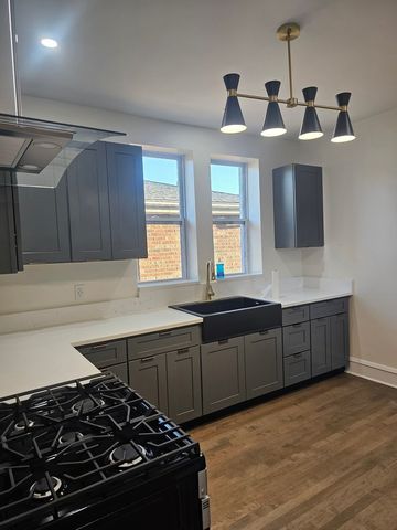 6152 S Kolin Avenue, Chicago, IL 60629
