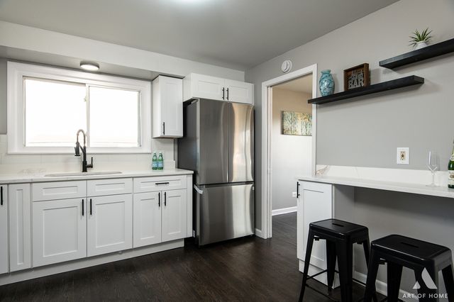 14024 S Saginaw Avenue S, Burnham, IL 60633
