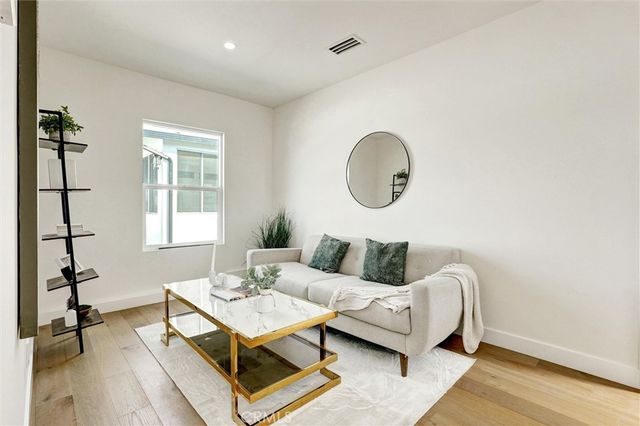 6852 6854 Atoll, North Hollywood, CA 91605