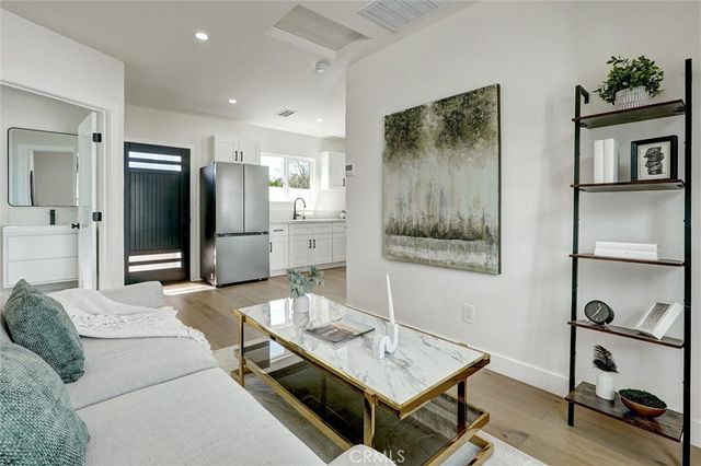 6852 6854 Atoll, North Hollywood, CA 91605