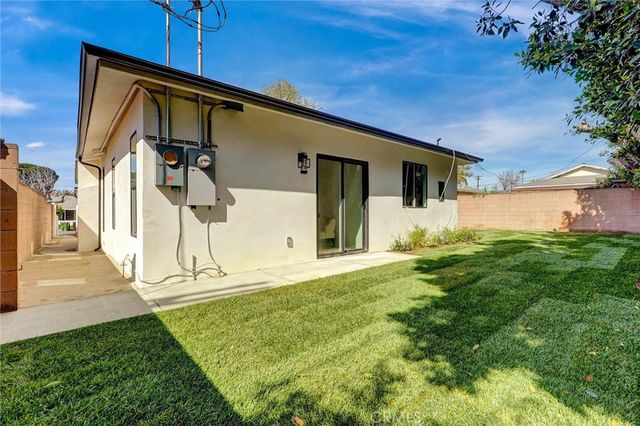 6852 6854 Atoll, North Hollywood, CA 91605