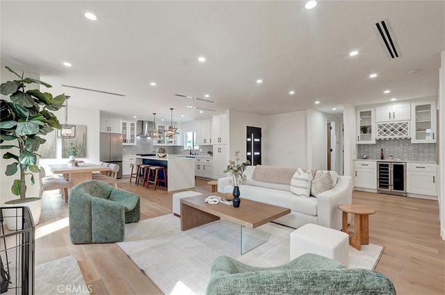 6852 6854 Atoll, North Hollywood, CA 91605