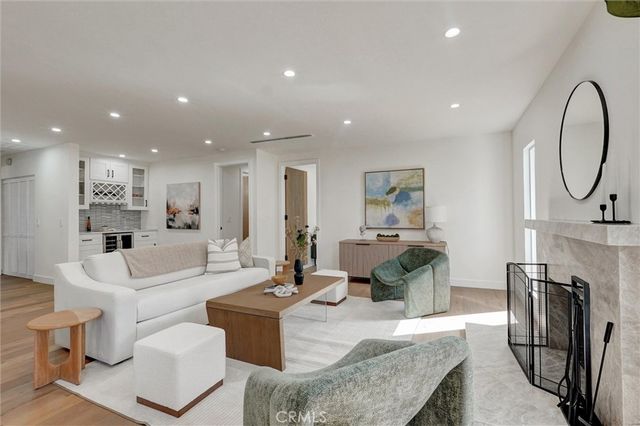 6852 6854 Atoll, North Hollywood, CA 91605