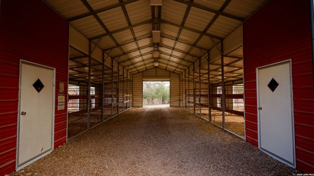 1440 Nockenut, Seguin, TX 78155