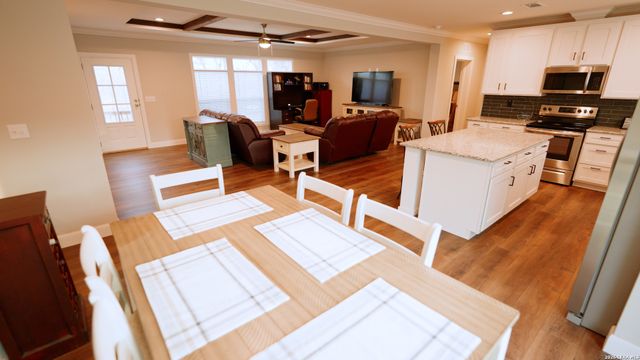 1440 Nockenut, Seguin, TX 78155