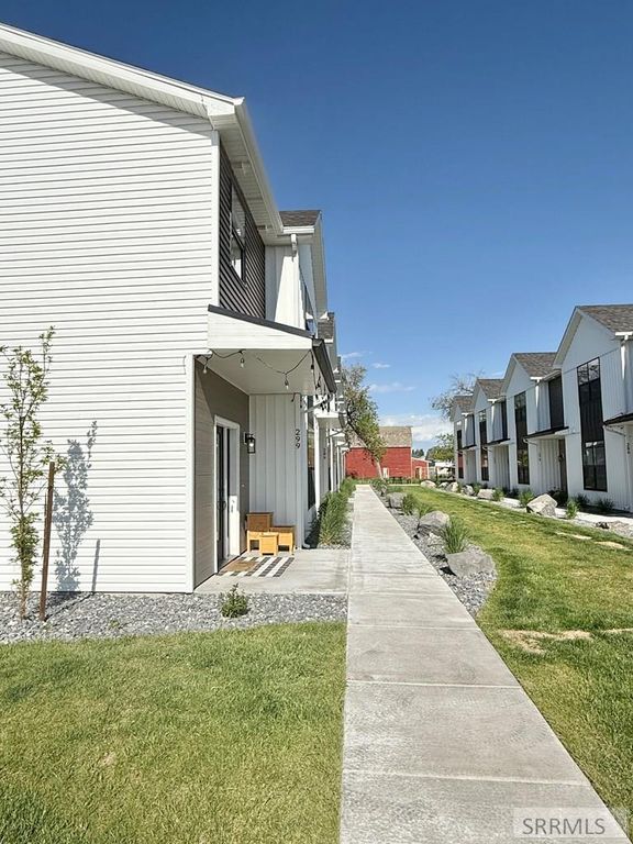 Image 2 of property listing at 299 Hummingbird Way, Sugar City, ID 83448