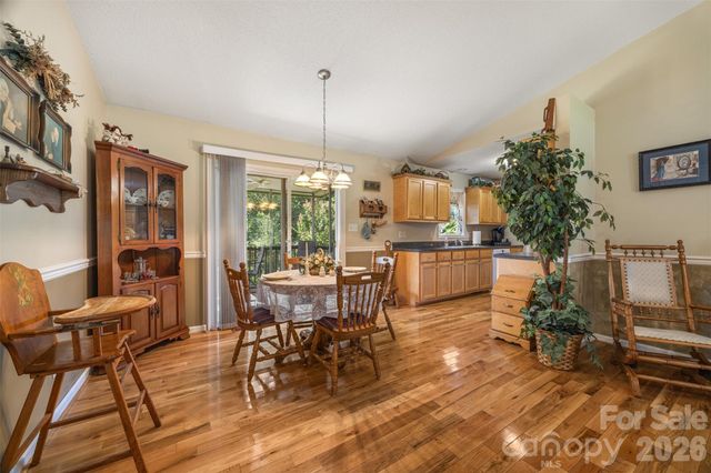 1254 Heritage Farm Road, Hickory, NC 28601